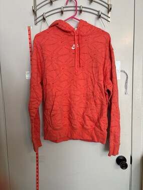 Nike Sportswear Club Fleece Hoodie in Magic Ember